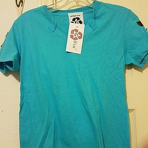 Women's g wear tshirt size M.